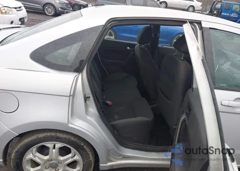 2008 Ford Focus Se/Ses z USA, uszkodzony, nr VIN 1FAHP35NX8W191560